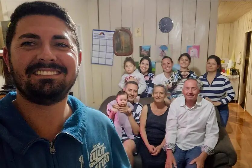 Alencar Gonçalves é sepultado em cerimônia reservada; outros três corpos seguem para o interior de São Paulo