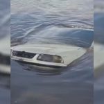 Corpo de homem desaparecido é encontrado em carro submerso