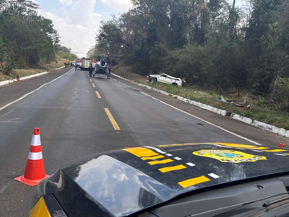 Criança de 2 anos morre e quatro pessoas ficam gravemente feridas em capotamento na região