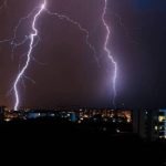 Inmet emite alerta de tempestade e ventos de 100 km/h no Paraná