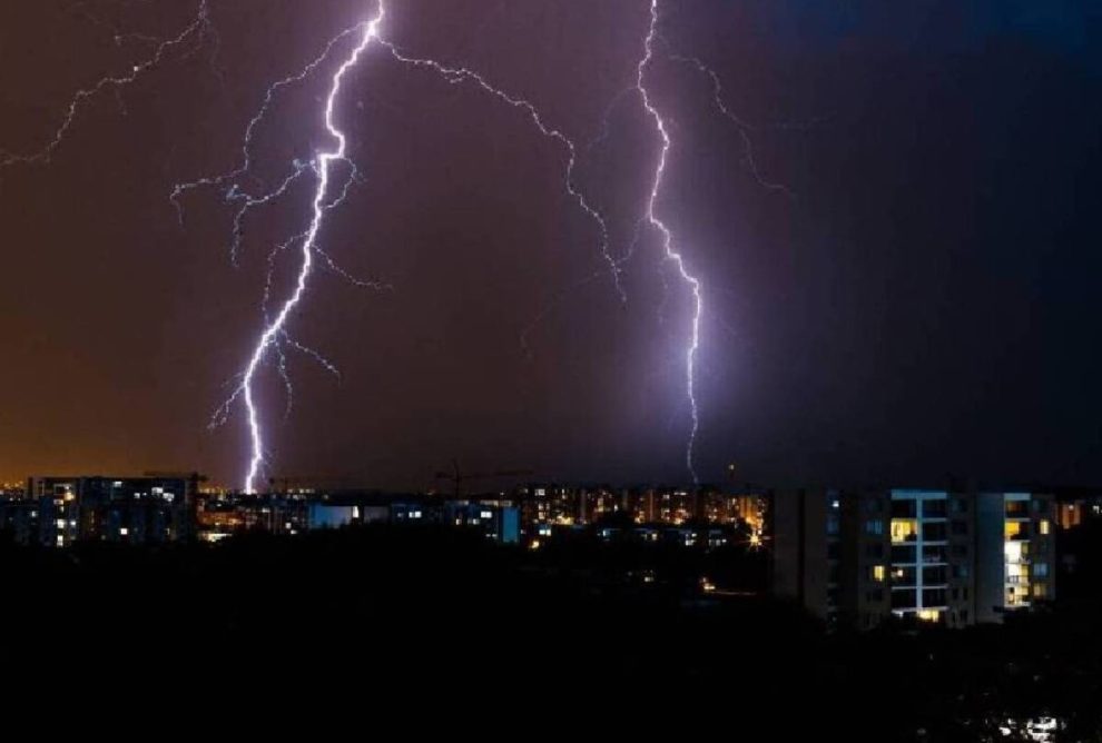 Inmet emite alerta de tempestade e ventos de 100 km/h no Paraná
