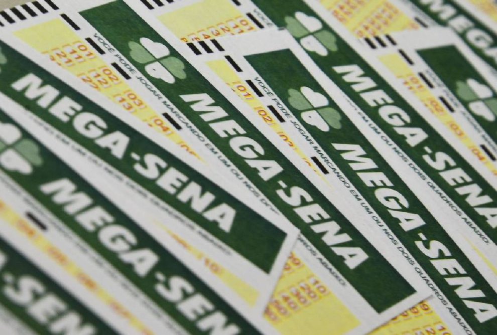 Mega-Sena acumula e paga R$ 40 milhões hoje