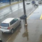 Motorista perde o controle e quase causa acidente na Avenida Colombo, em Maringá; vídeo