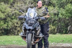 Mulher é atingida por galho durante tempestade e morre