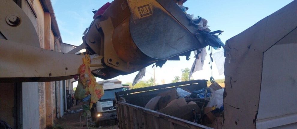 Secretaria de Infraestrutura de Maringá descarta 170 toneladas de recicláveis armazenadas de forma irregular