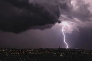 213 cidades do Paraná entram em alerta de tempestade; veja a lista completa