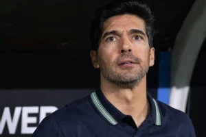 Abel rejeita proposta para deixar o Palmeiras e ir rumo à Premier League