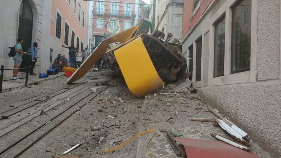Acidente com Elevador da Glória foi causado por falta de manutenção, diz relatório
