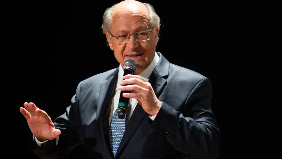 Alckmin: EUA têm pressionado por acesso às terras raras e o Brasil tem grande potencial na área