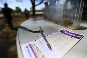 Apostas do Paraná faturam prêmios na Lotofácil 3512