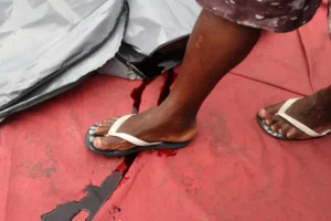 'Arrancaram a cabeça do meu sobrinho', diz moradora do Complexo do Alemão