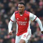 Arsenal acorda no 2º tempo e goleia Atlético de Madri com show brasileiro