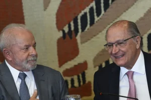 Brasil e Índia fazem acordos em tecnologia, defesa e aeronáutica