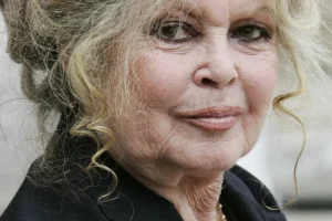 Brigitte Bardot já está em casa após passar por cirurgia