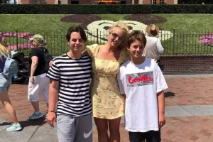 Britney Spears volta a se afastar dos filhos após novas polêmicas