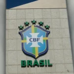 CBF diz que juiz ficou com rádio ligado e refuta acusação de Gomez