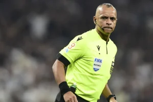 CBF escolhe medalhão para apitar Flamengo x Palmeiras após polêmicas