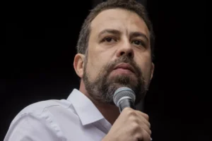 "Cabeça do crime organizado não está no barraco da favela", diz Boulos