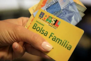 Caixa começa a pagar Bolsa Família de outubro