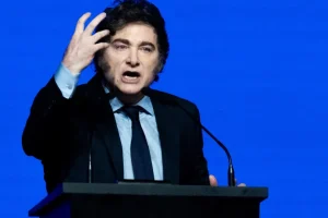 Chanceler argentino pede demissão às vésperas de eleição crucial para Milei
