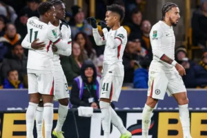 Chelsea elimina Wolves em jogaço de 7 gols e cavadinha de Estêvão
