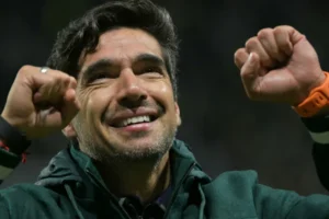Choro e alívio: Abel Ferreira revela montanha-russa de emoções em 'noite mágica' com Palmeiras