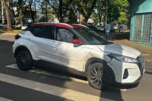 Colisão entre dois carros deixa duas mulheres feridas na Zona 3, em Maringá