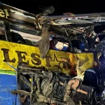 Colisão entre ônibus em Uganda deixa ao menos 63 mortos e dezenas feridos
