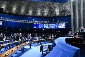 Congresso quer aprovar medida que abre porteira para gasto ilimitado fora do arcabouço