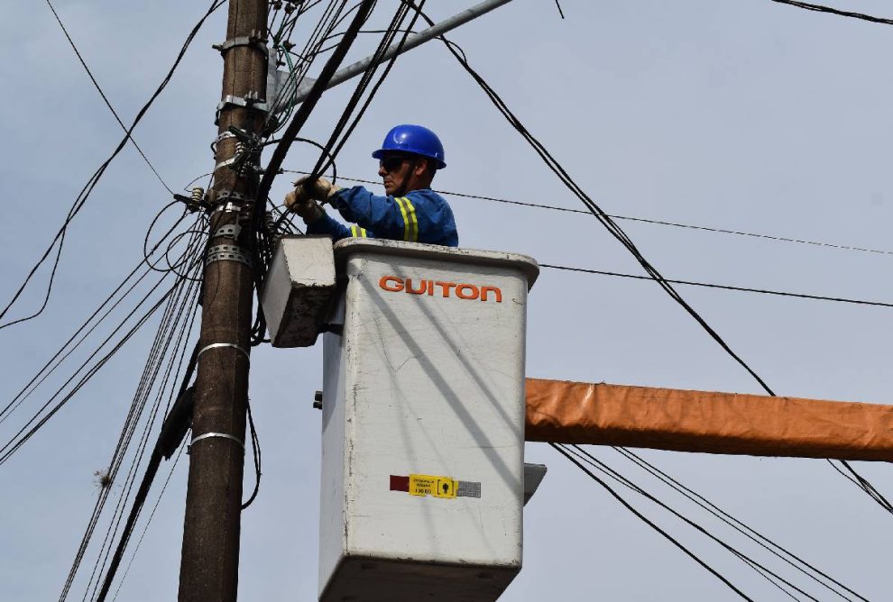 Copel emite alerta de falta de luz para 9 bairros de Curitiba