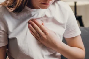 Da boca ao coração: entenda conexão entre saúde bucal e doença cardíacas