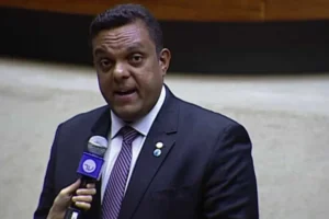 Deputados pedem investigação federal sobre megaoperação no Rio