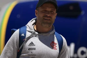 Diego responde a Abel e diz que Palmeiras tentou atravessar ida ao Flamengo