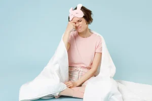 Dormir mal pode envelhecer o cérebro em até um ano, aponta estudo