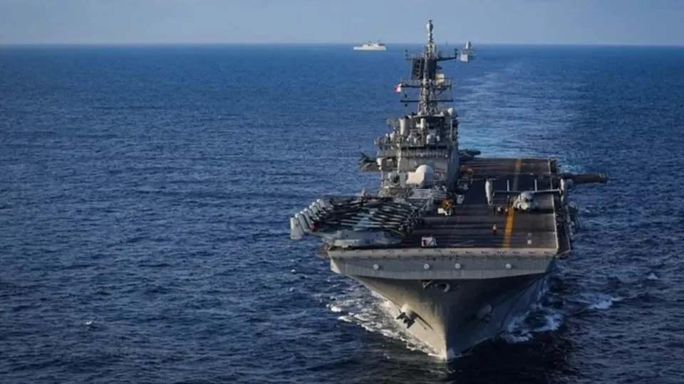 EUA atacam sexto navio no Caribe em operação perto da Venezuela