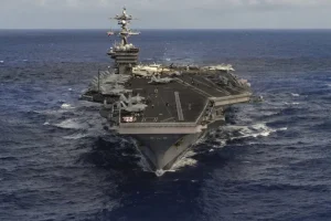 EUA enviam maior porta-aviões do mundo à América Latina em escalada militar