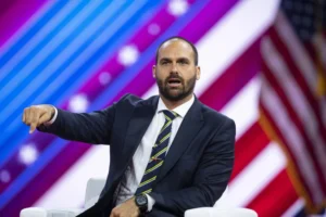 Eduardo Bolsonaro sugere que Jair Bolsonaro foi tema no encontro entre Lula e Trump