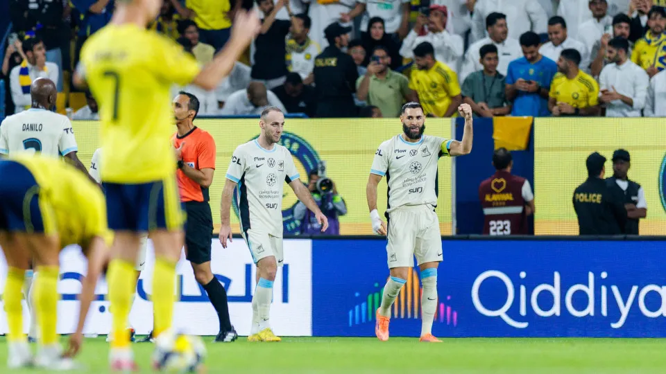 Em duelo Benzema x CR7, Al-Ittihad elimina Al-Nassr na 1ª derrota de Jesus