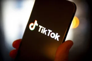 Enem 2025: TikTok leva aulões gratuitos a cinemas de todo o Brasil