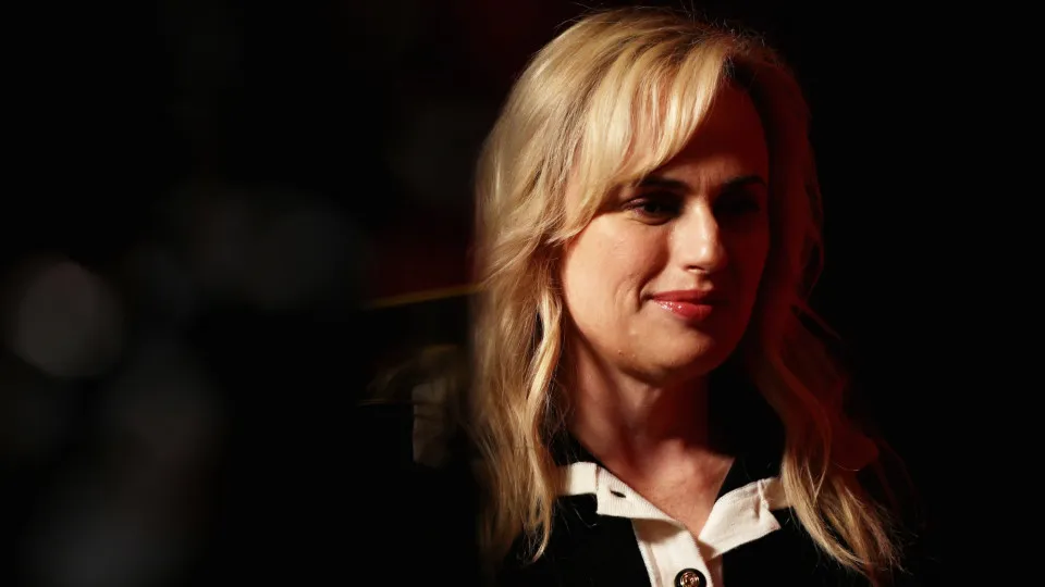 Famosos que já ficaram sob a mira de uma arma na vida real - e as histórias por trás disso