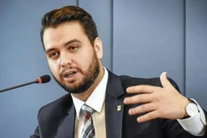 Filipe Martins alega falha involuntária no sinal da tornozeleira 