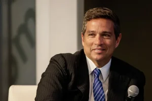 Fintechs pagam mais imposto que bancos grandes, diz Campos Neto