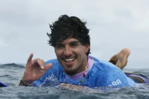 Gabriel Medina apresenta o 'filho' nas redes sociais; veja