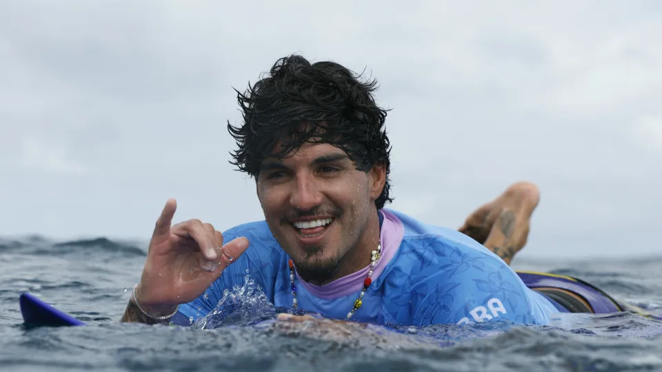 Gabriel Medina apresenta o 'filho' nas redes sociais; veja