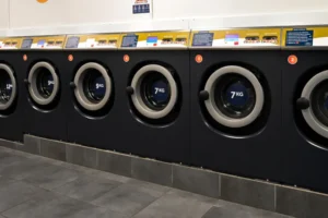 Governo cria lavanderias públicas para reduzir sobrecarga das mulheres