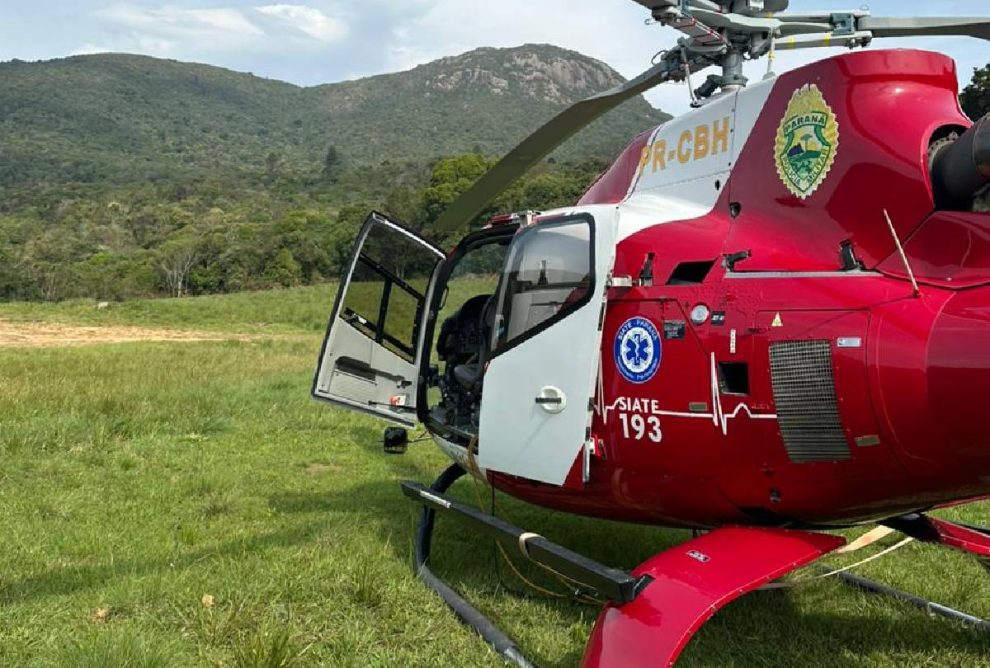 Homem cai de parapente e é resgatado no Morro do Anhangava