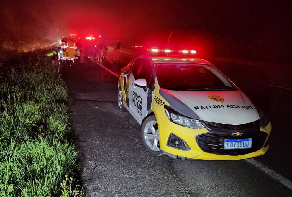 Homem tenta fugir da Polícia, bate o carro e morre em confronto