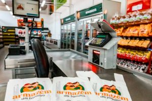 Idosos poderão ter acesso às promoções do Armazém da Família