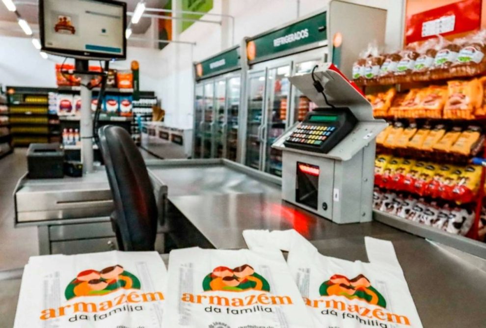 Idosos poderão ter acesso às promoções do Armazém da Família