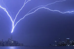 Inmet emite alerta vermelho para tempestade no Sul do País